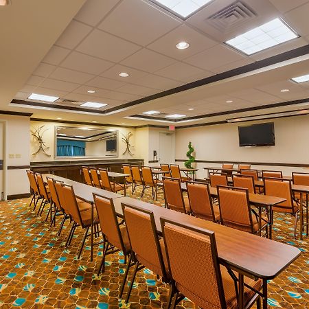 Holiday Inn Express And Suites Alpine By Ihg Exterior photo