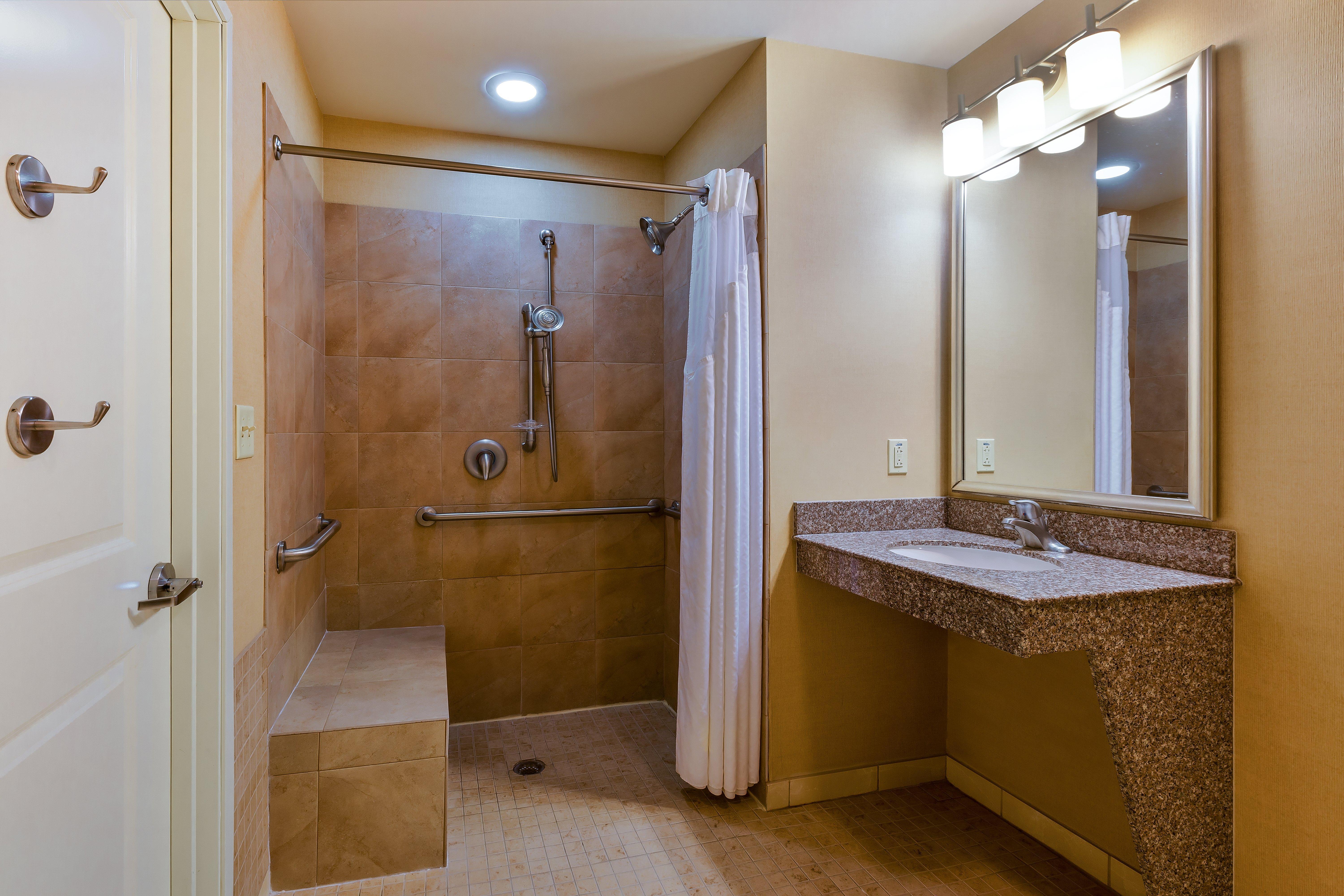 Holiday Inn Express And Suites Alpine By Ihg Exterior photo