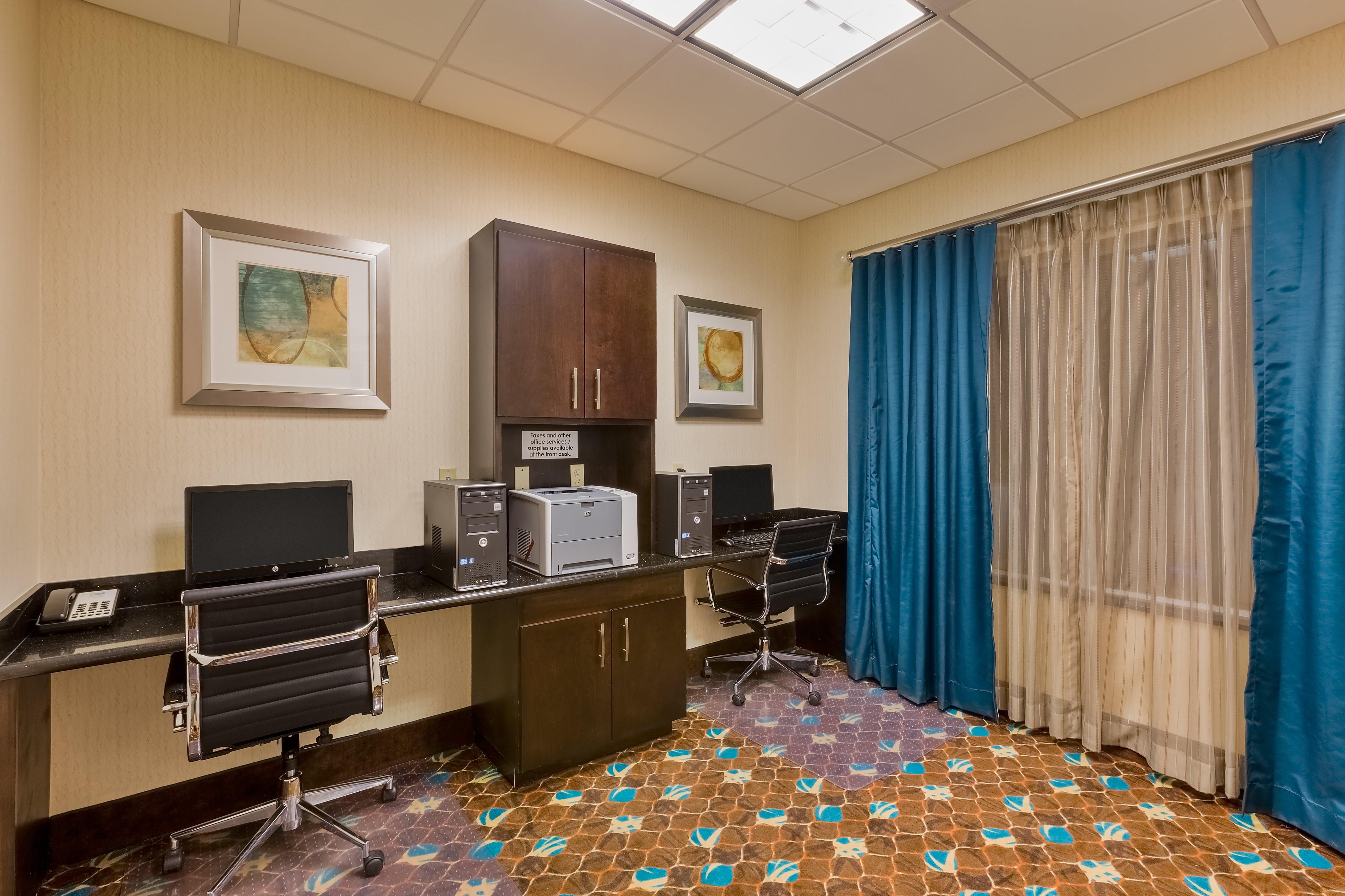 Holiday Inn Express And Suites Alpine By Ihg Exterior photo