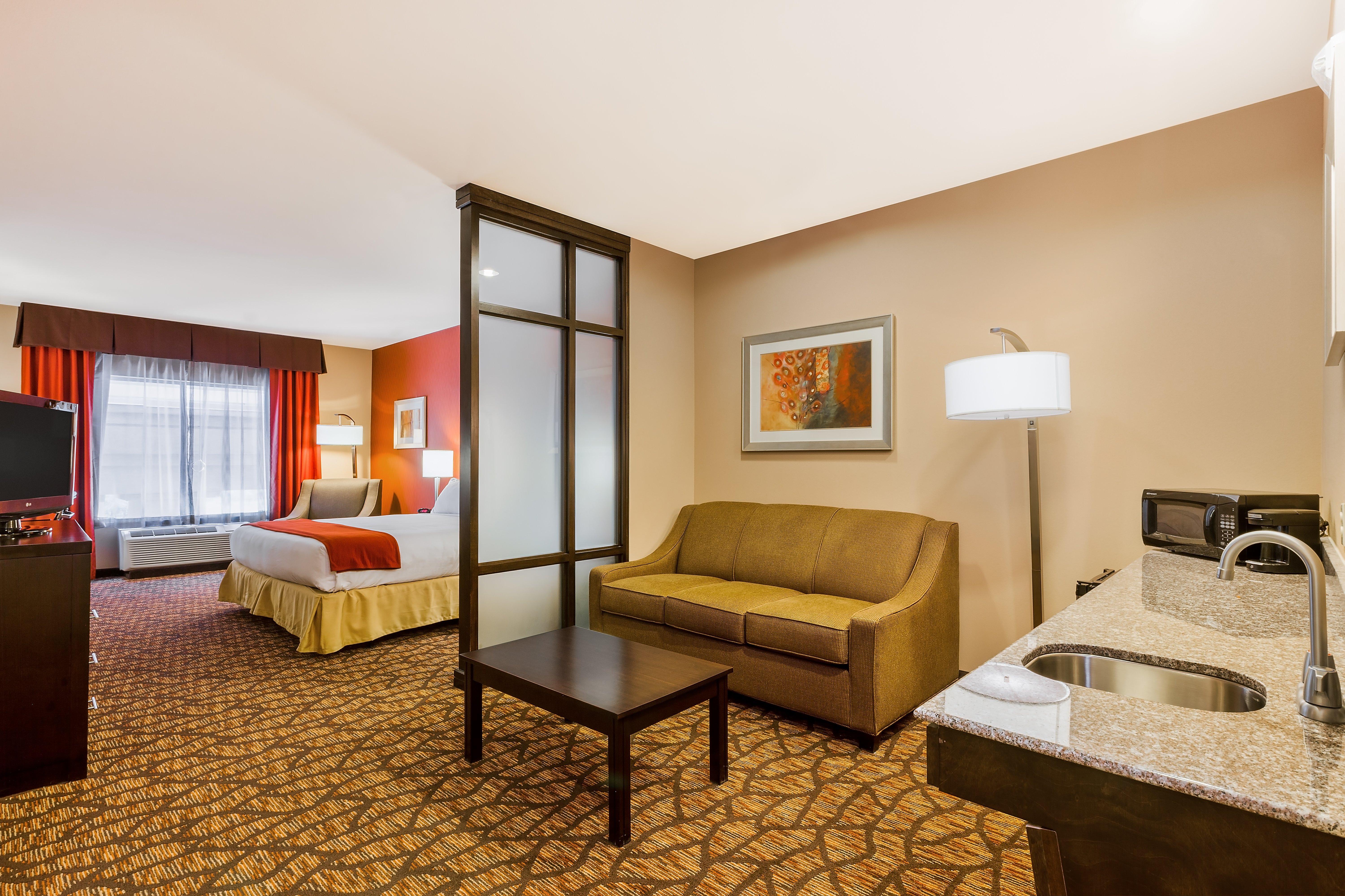 Holiday Inn Express And Suites Alpine By Ihg Exterior photo