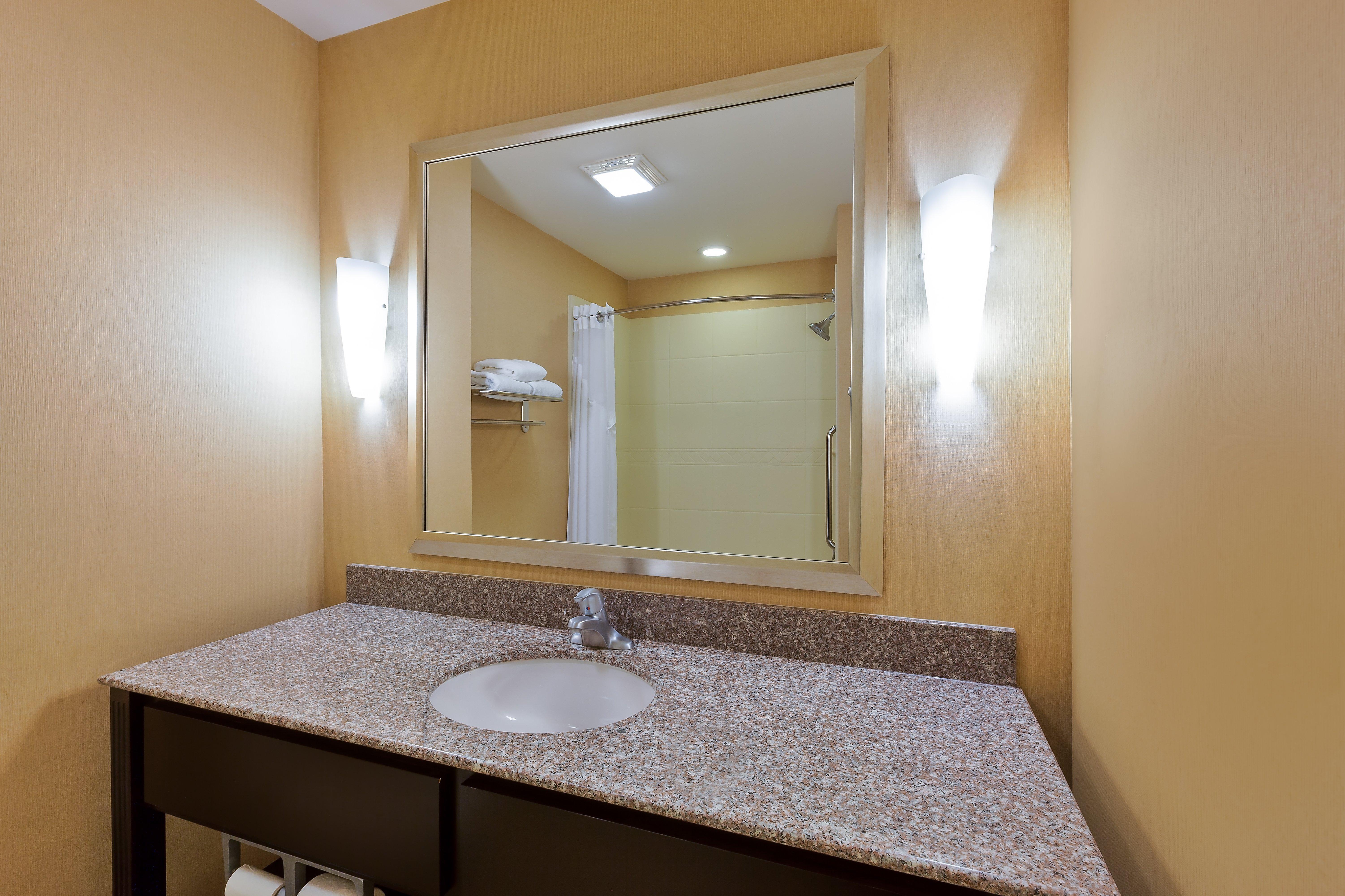 Holiday Inn Express And Suites Alpine By Ihg Exterior photo