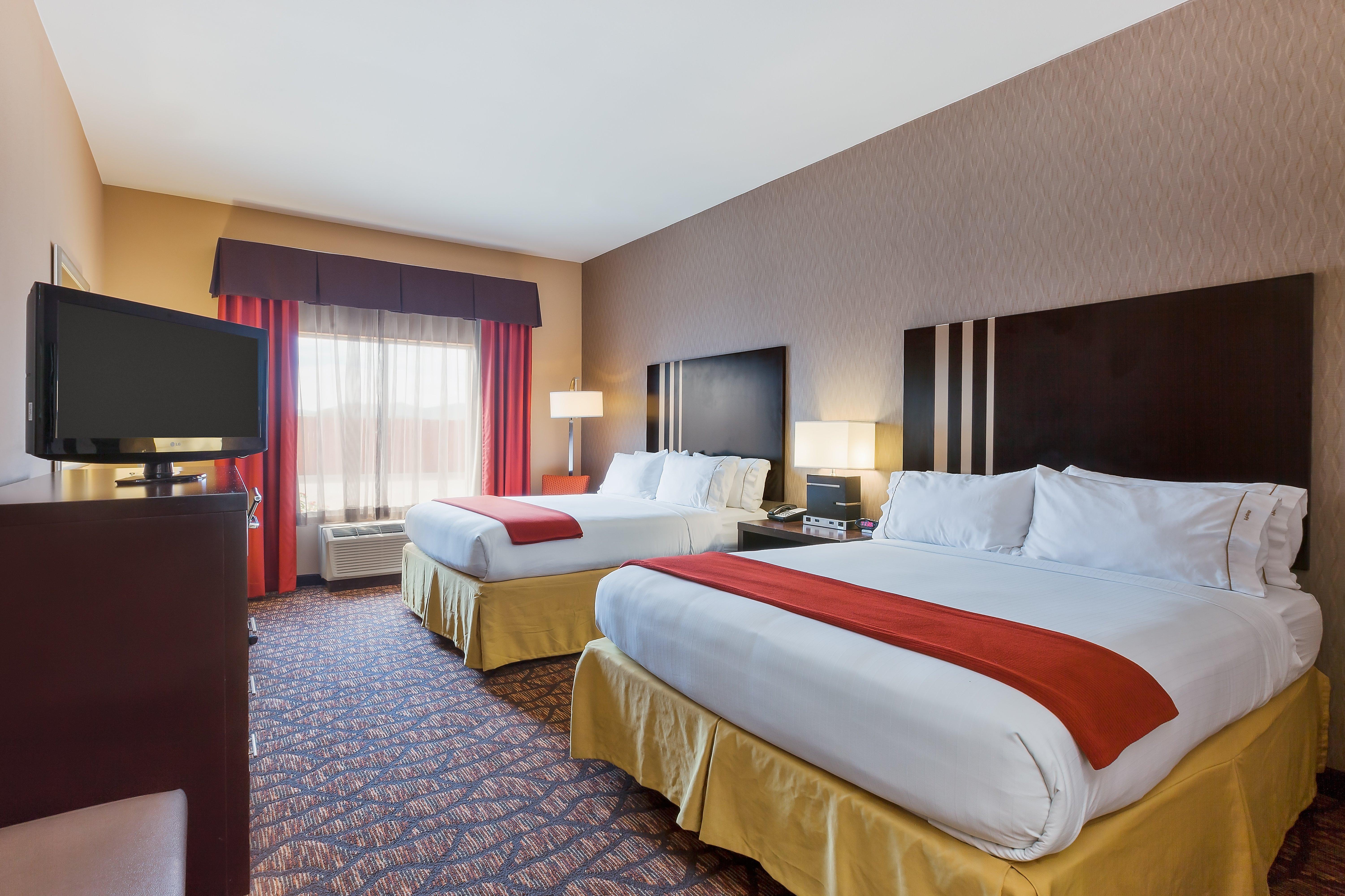 Holiday Inn Express And Suites Alpine By Ihg Exterior photo